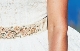 Unsere braut und Hochzeitsdirndl haben ganz besondere details. Wie vintagespitze, Perlen oder besondere Stoffe. Unsere braut und Hochzeitsdirndl haben ganz besondere details. Wie vintagespitze, Perlen oder besondere Stoffe.