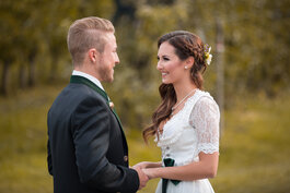 Hochzeitsmode für Sie und Ihn im Vintage und trachenlook